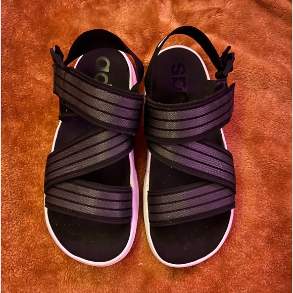 Hardly worn , no scratches or scuffs very comfortable - Picture 2 of 2